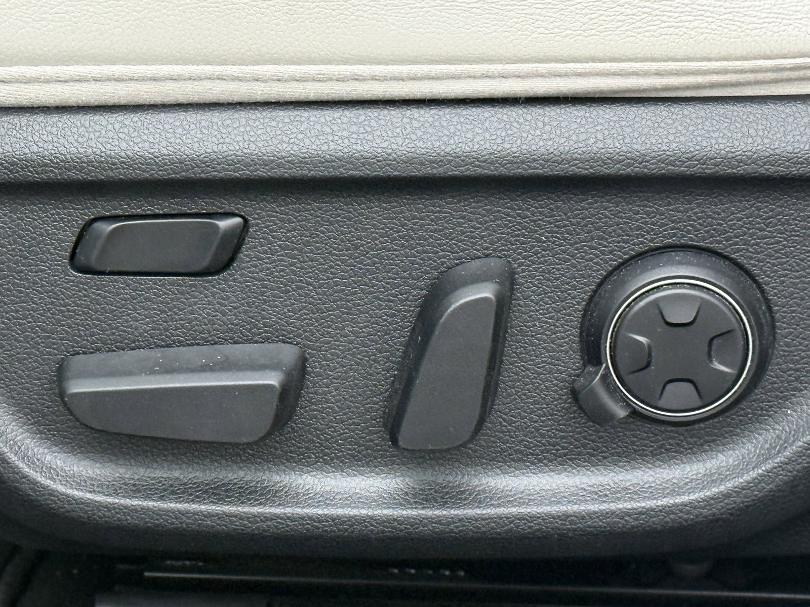 Used 2020 Genesis G70 3.3T w/ Elite Package image 33