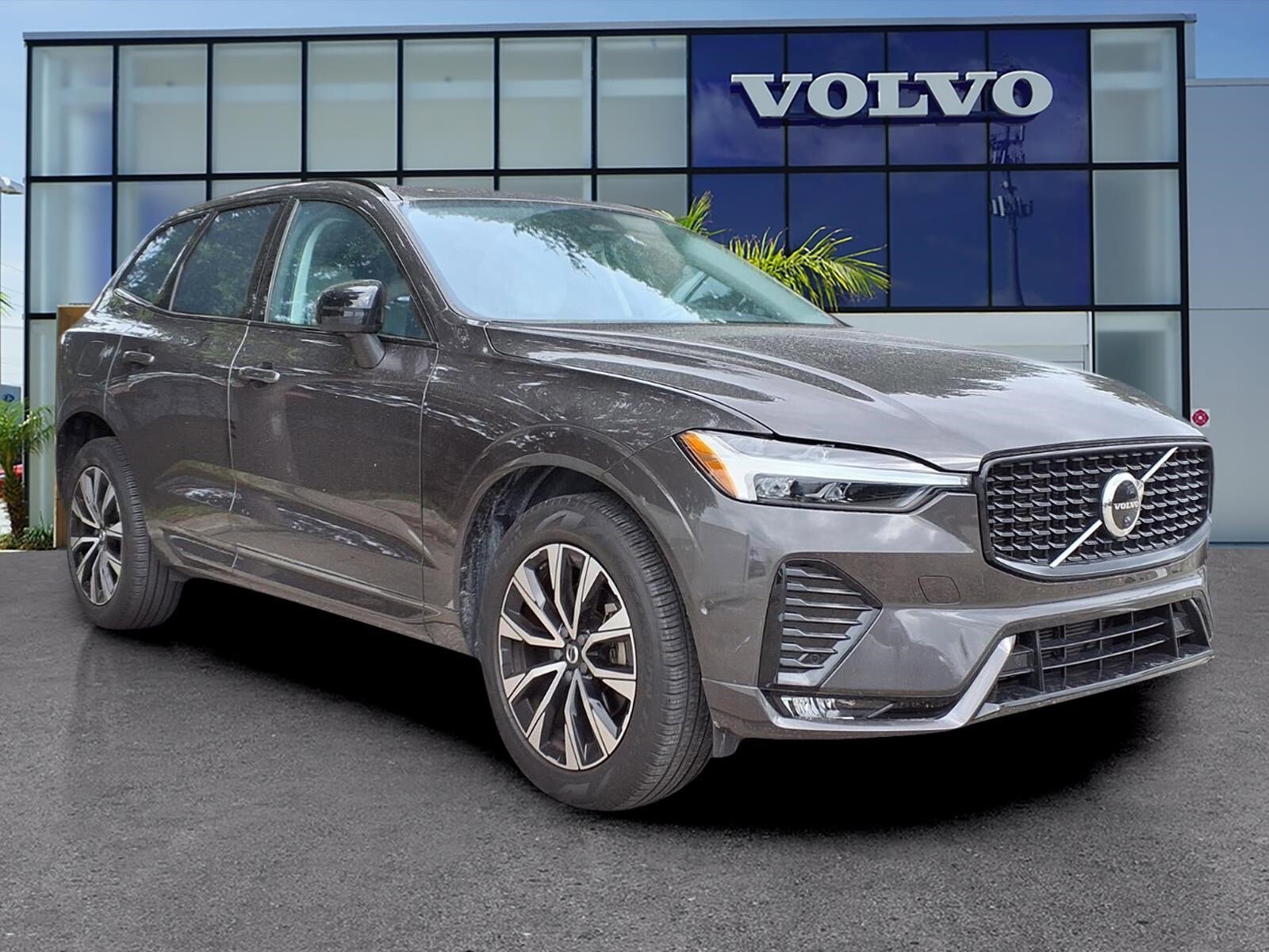 Certified 2023 Volvo XC60 B5 Plus FWD image 1