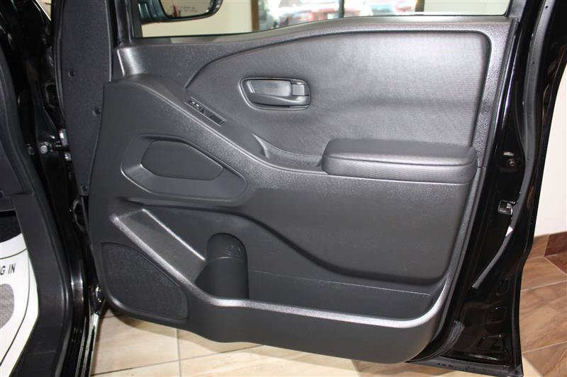 Used 2023 Nissan Frontier S AWD/4WD image 30