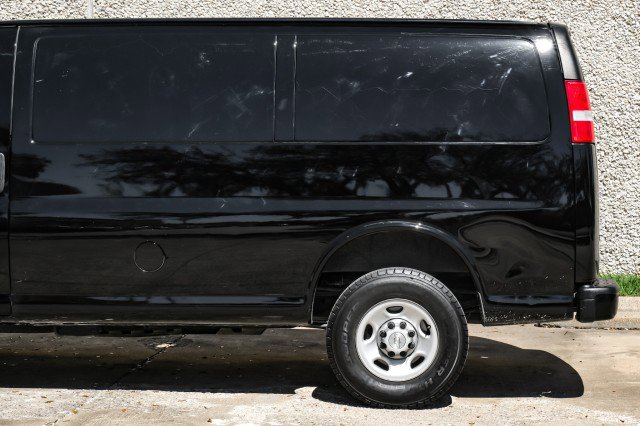Used 2021 Chevrolet Express 2500 w/ Driver Convenience Package image 17
