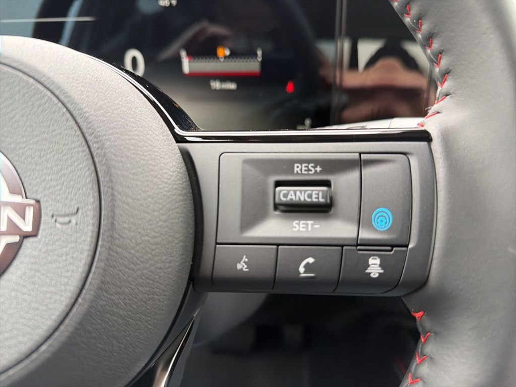 Used 2025 Nissan Kicks SR image 25