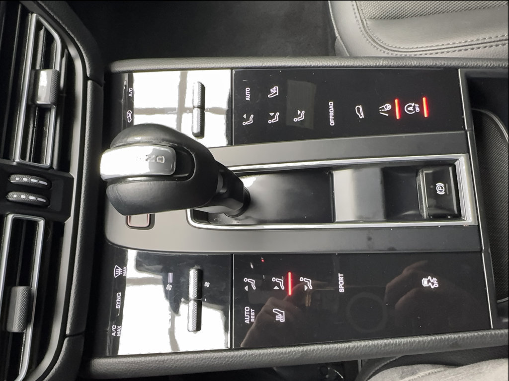 Used 2022 Porsche Macan AWD/4WD image 51