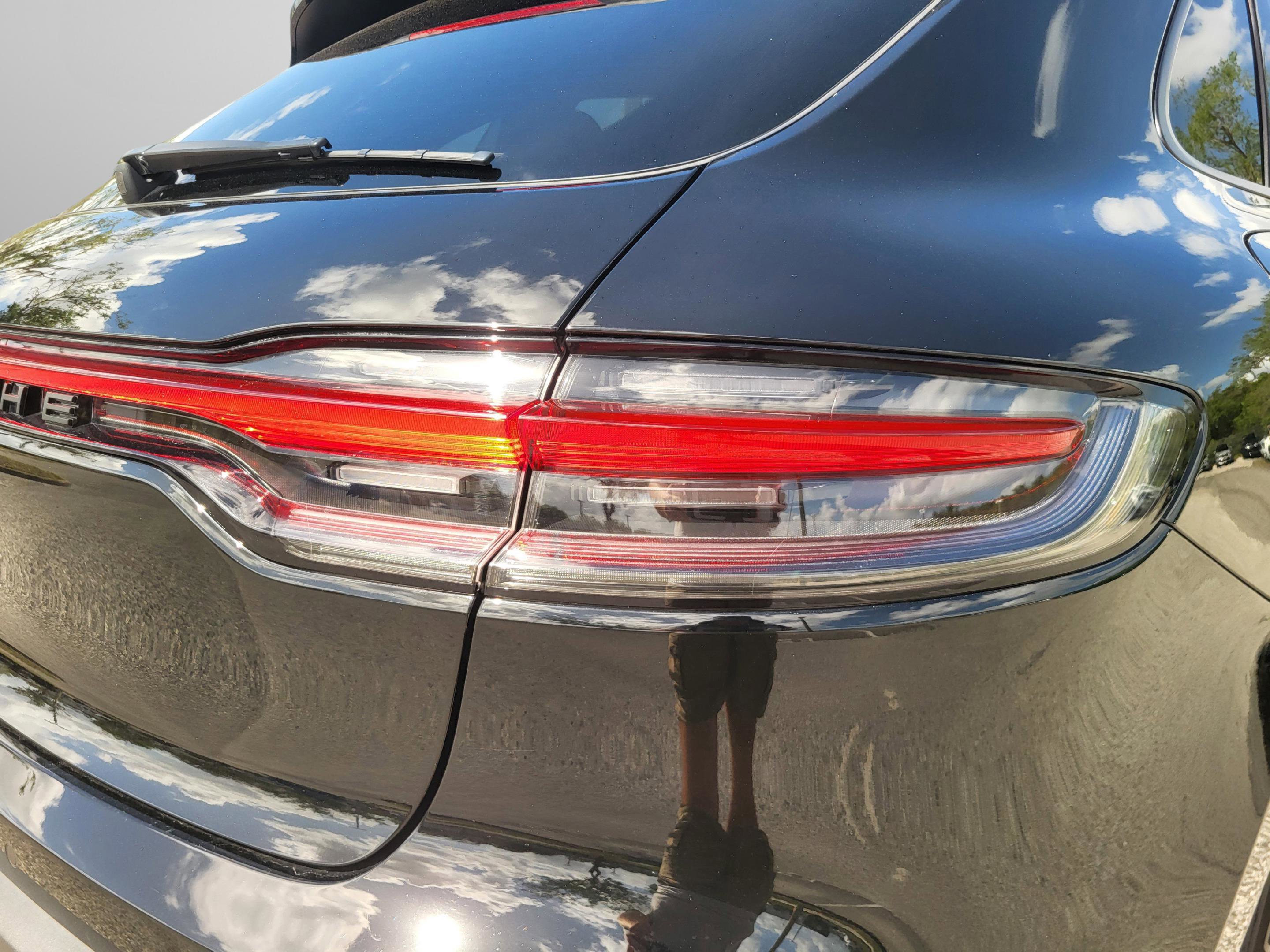 Used 2023 Porsche Macan AWD/4WD image 17