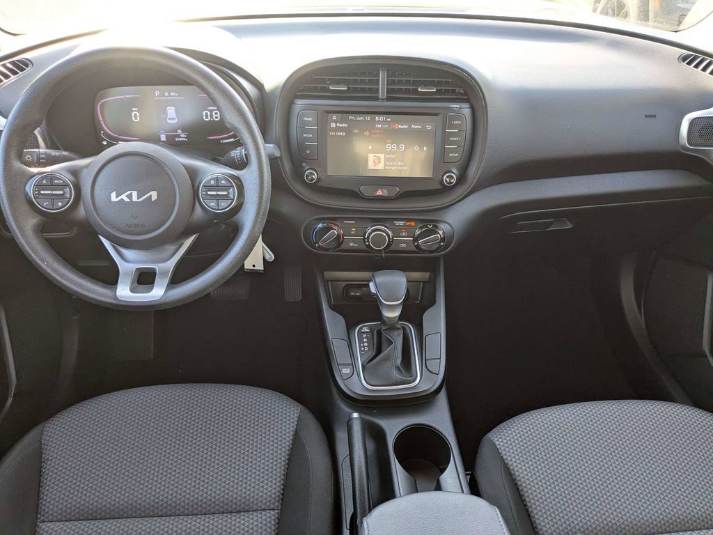 Used 2023 Kia Soul LX w/ Option Group 015 FWD image 15