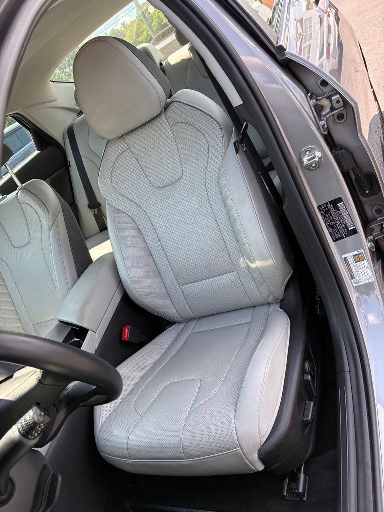 Certified 2024 Hyundai Elantra Limited FWD image 18