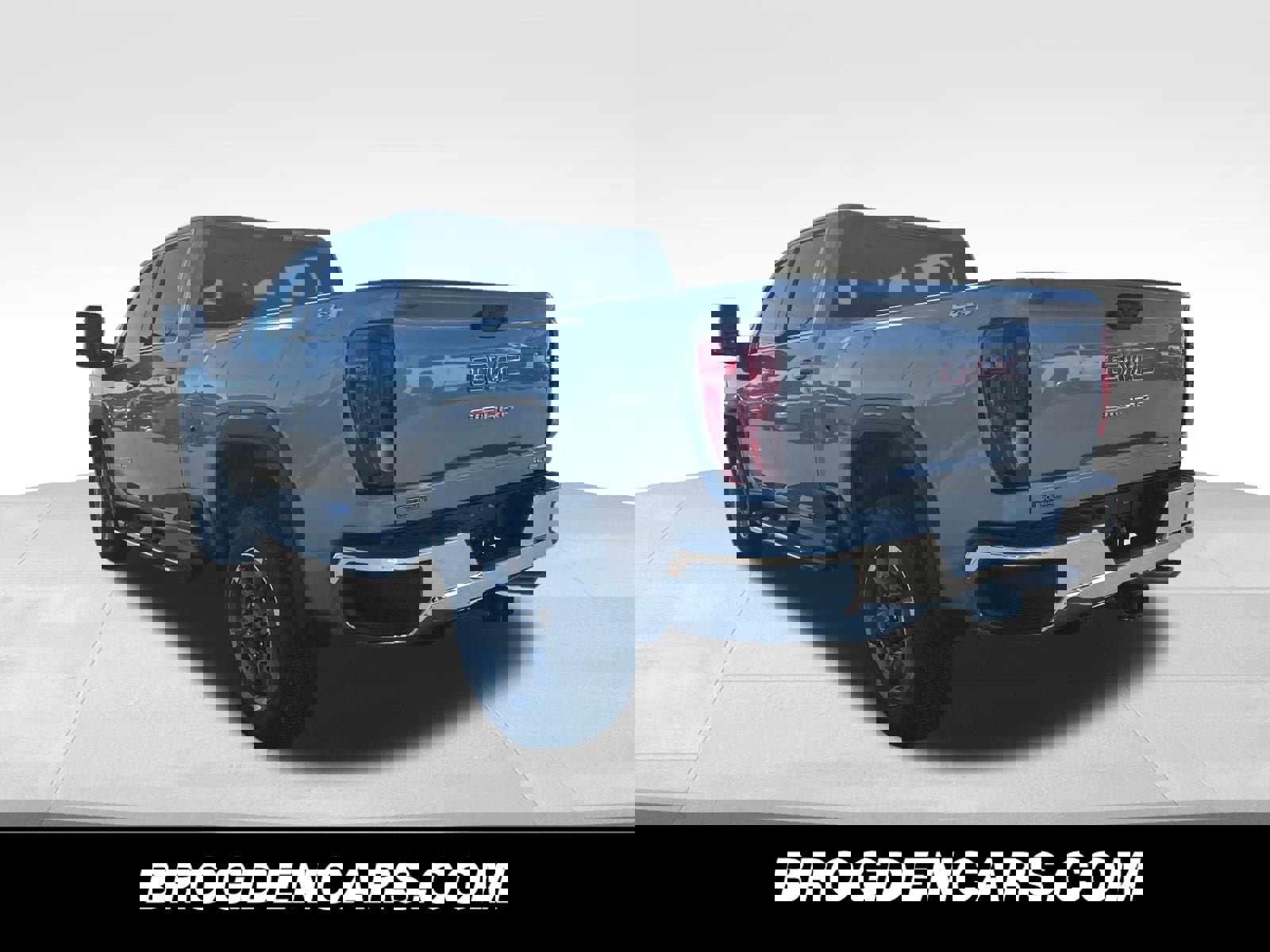 New 2026 GMC Sierra 2500 SLE w/ SLE Value Package; image 5