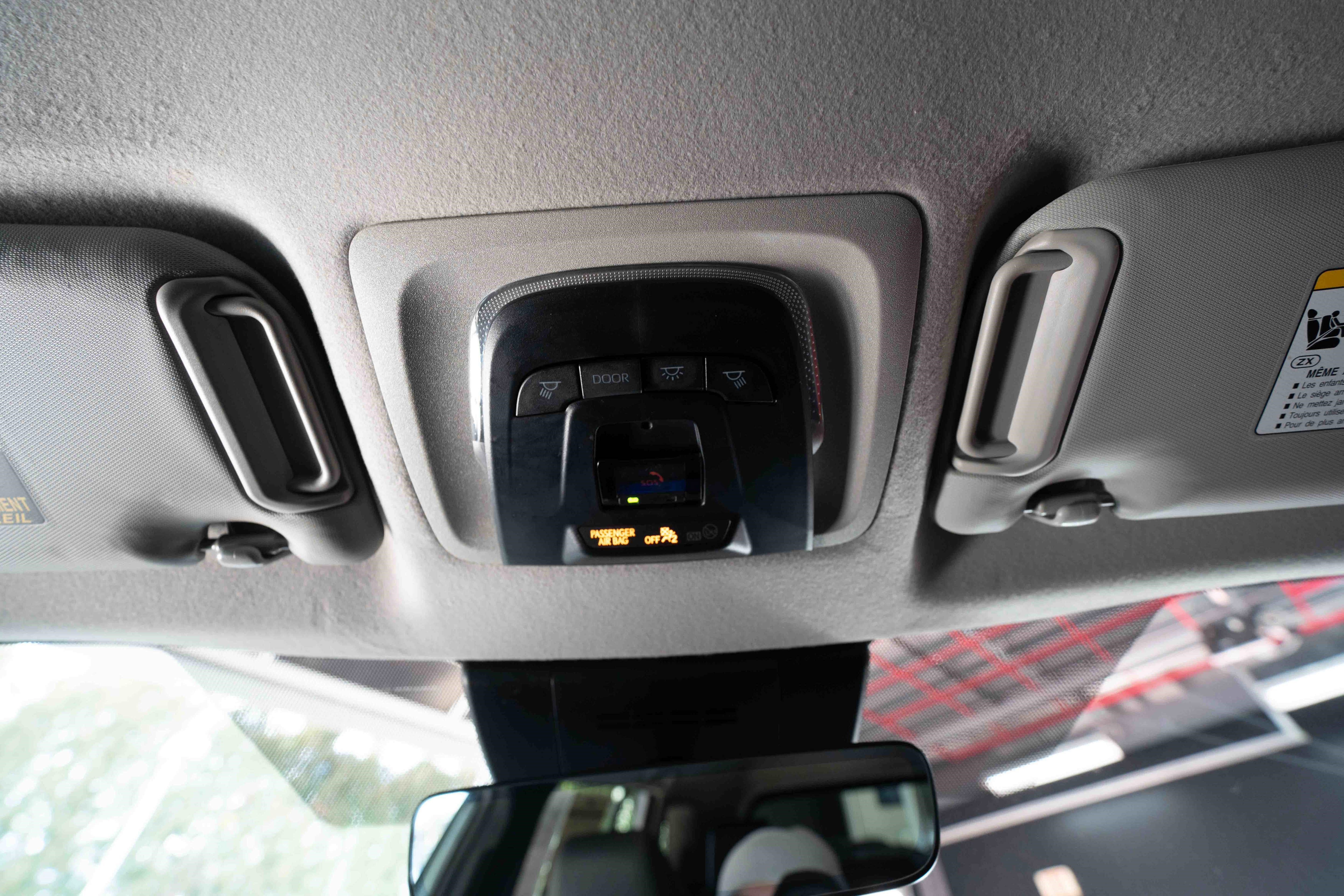 Used 2023 Toyota Corolla Cross XLE image 18