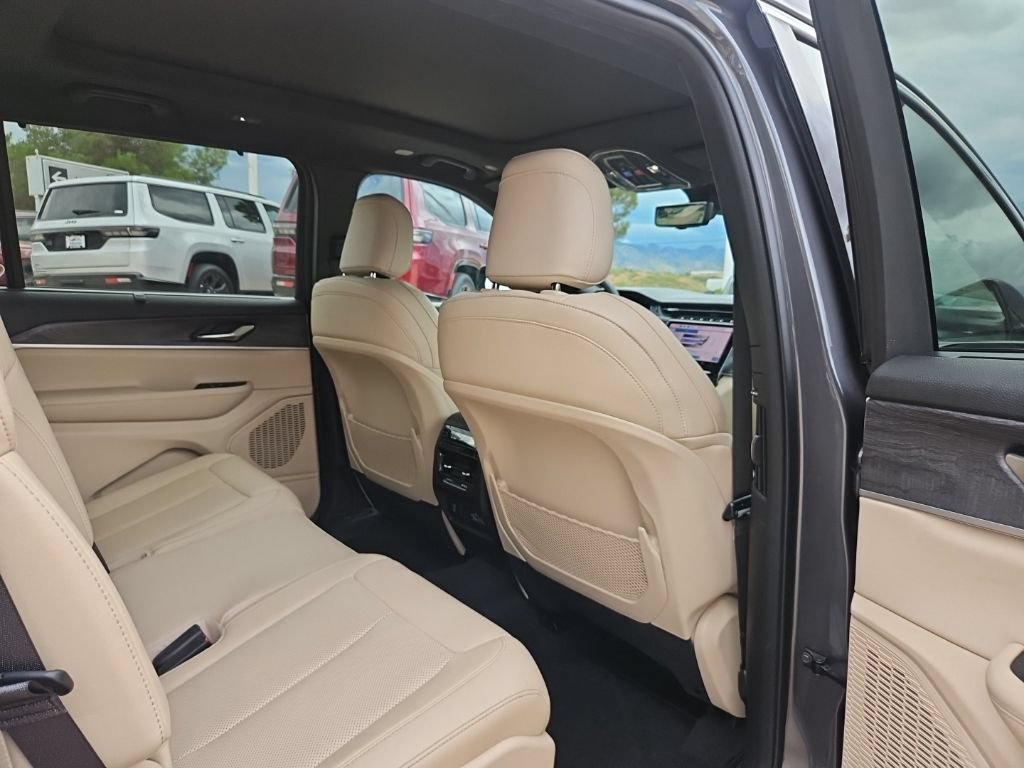 Certified 2025 Jeep Grand Cherokee L Limited w/ Luxury Tech Group II AWD/4WD image 26