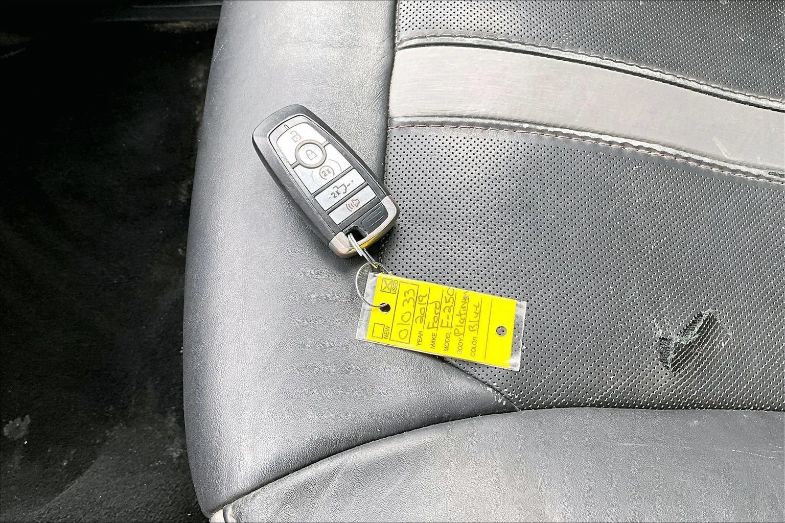 Used 2019 Ford F250 Platinum w/ Platinum Ultimate Package AWD/4WD image 32
