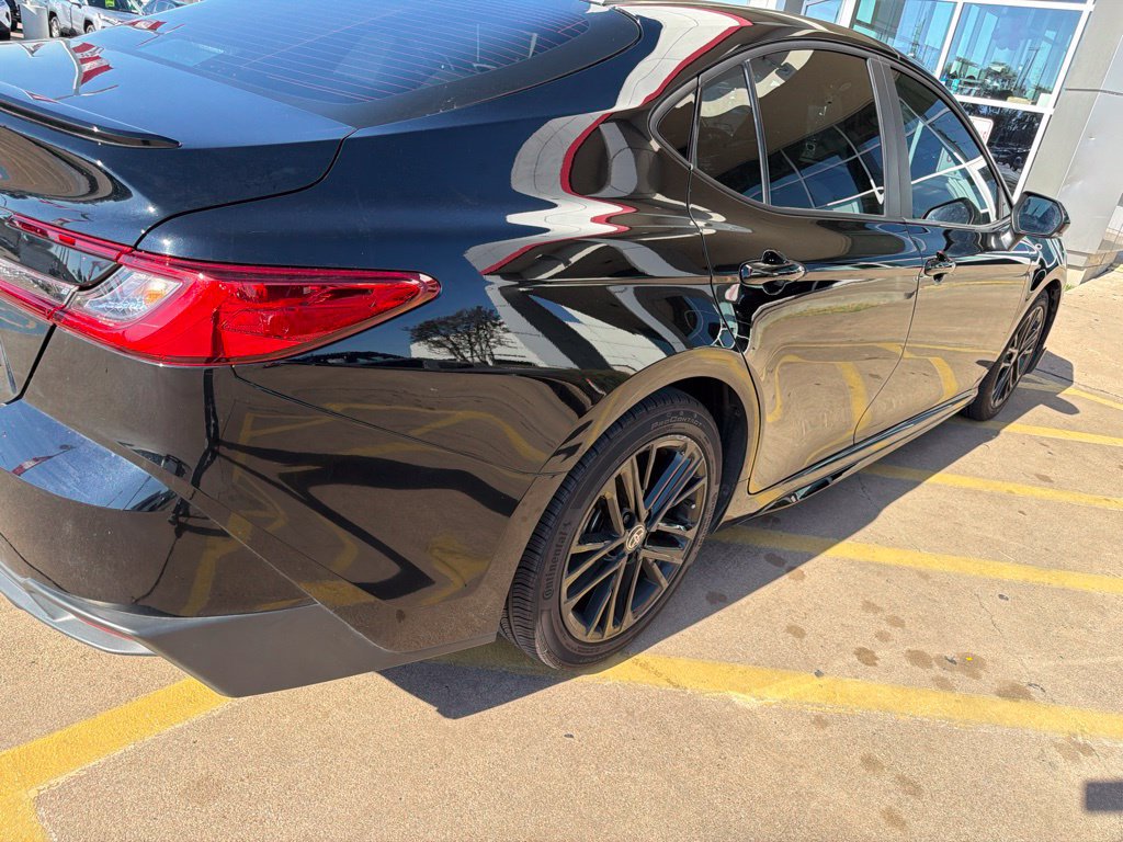 Used 2026 Toyota Camry SE w/ Convenience Package FWD image 3