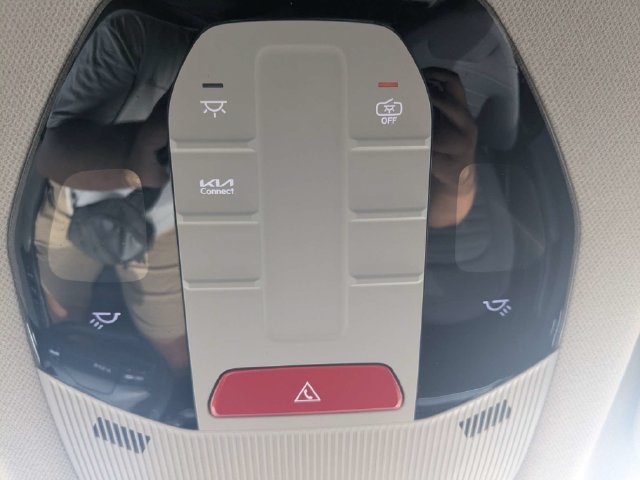 Certified 2025 Kia K4 EX FWD image 30