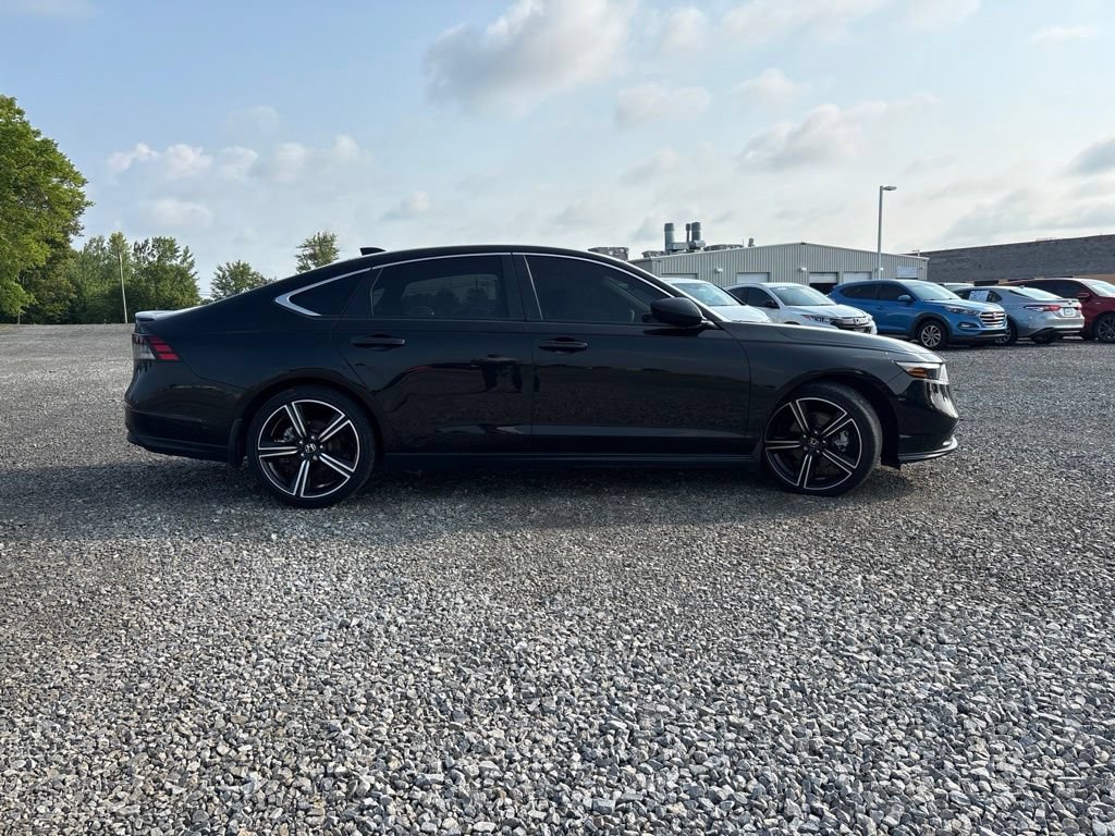 Used 2025 Honda Accord Sport image 12