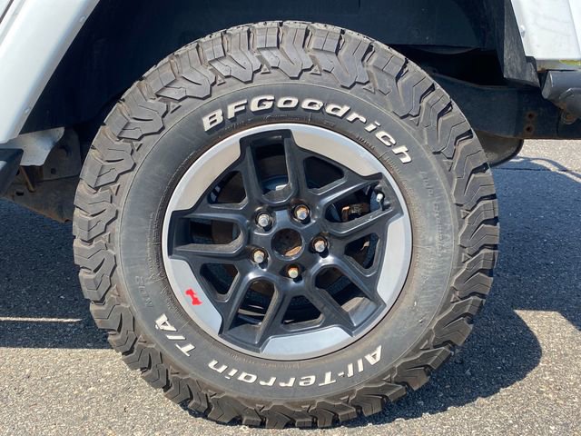 Used 2016 Jeep Wrangler Unlimited Sahara w/ Dual Top Group AWD/4WD image 21