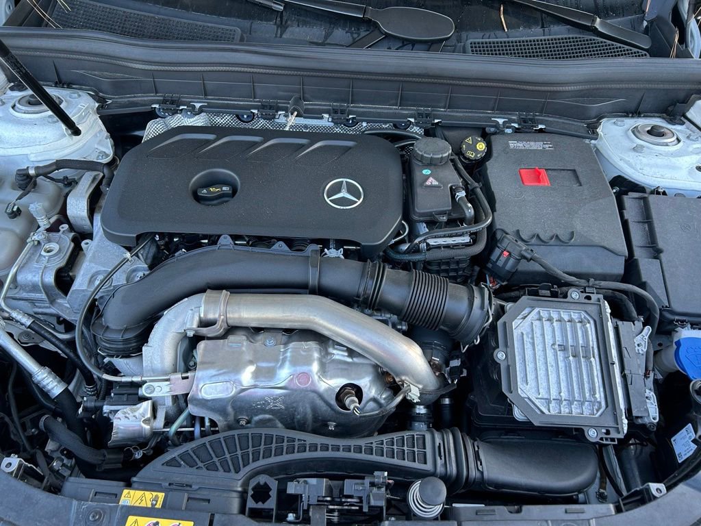 Used 2024 Mercedes-Benz GLB 250 image 11