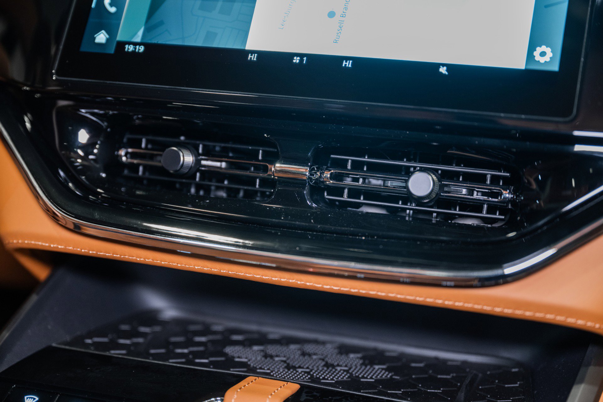 New 2026 Aston Martin DBX S image 30