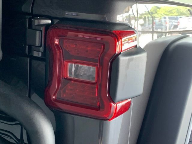 New 2024 Jeep Wrangler Unlimited Rubicon w/ Technology Group image 13