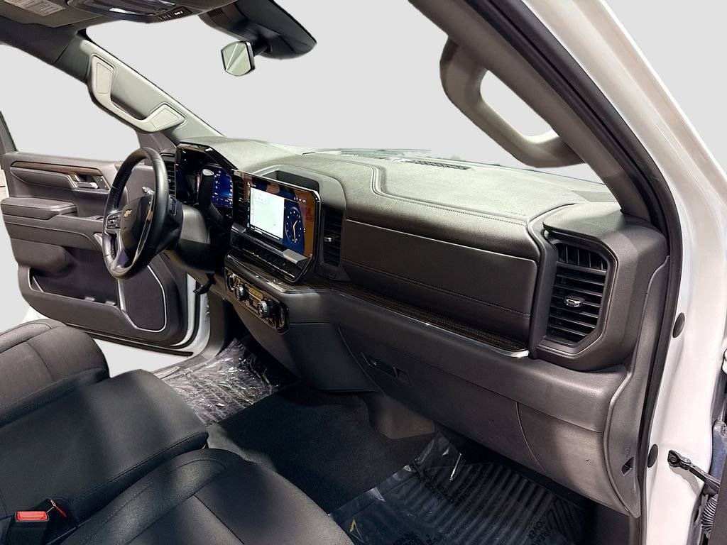 Used 2024 Chevrolet Silverado 1500 LT image 29