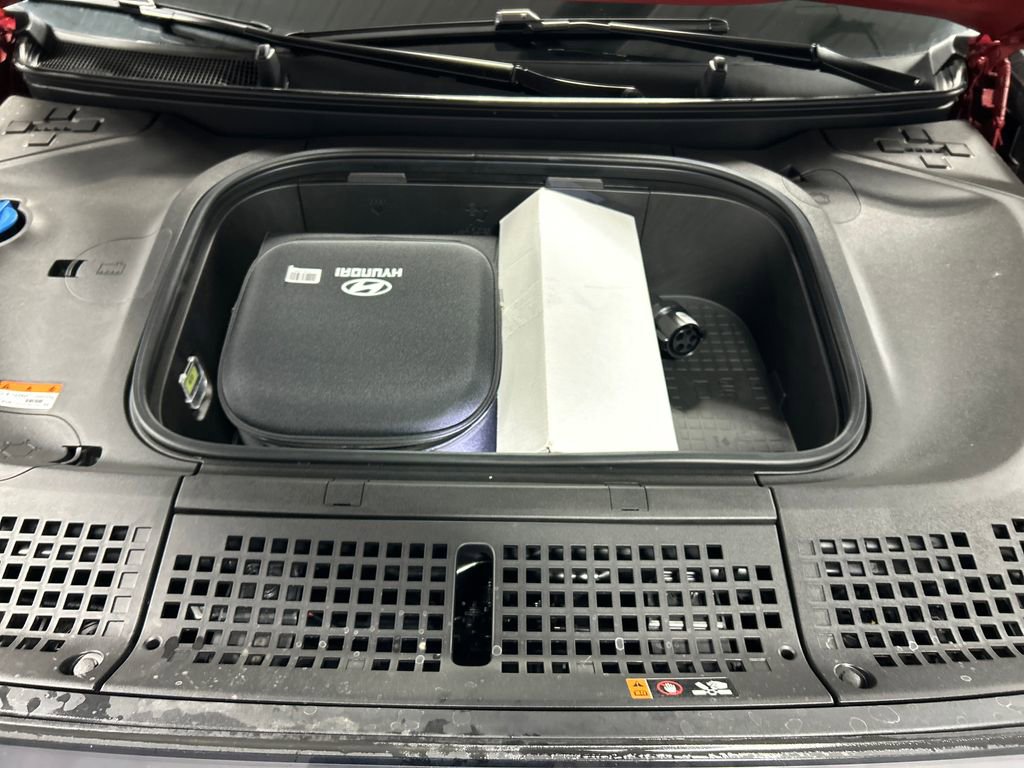 Used 2026 Hyundai Ioniq 9 SEL w/ Tow & Go Package image 24