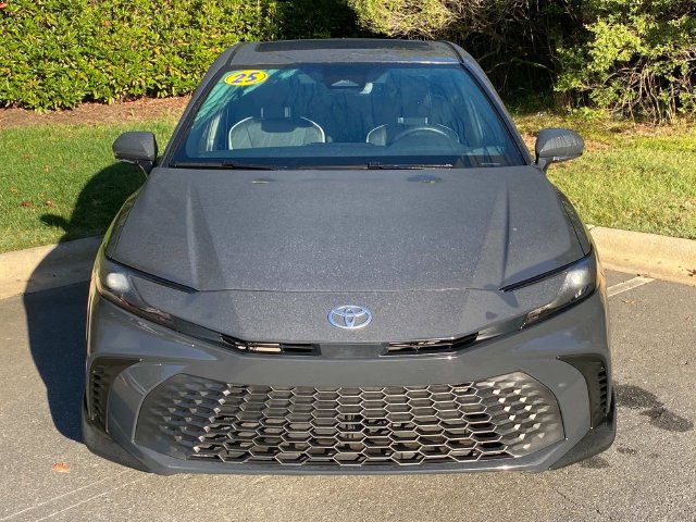 Used 2025 Toyota Camry SE w/ Convenience Package FWD image 35