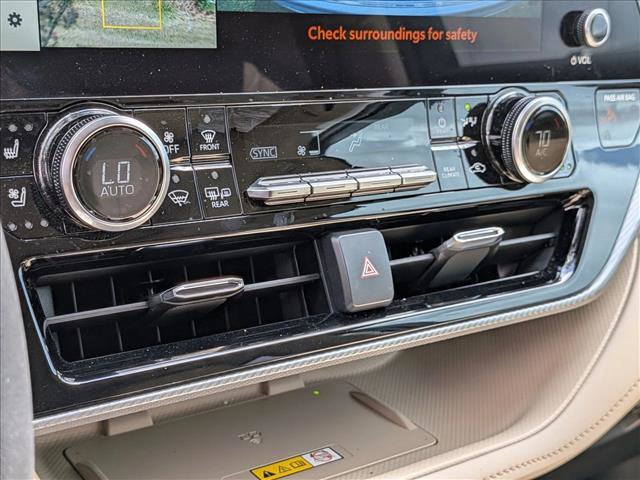 Used 2023 Toyota Highlander Platinum image 8