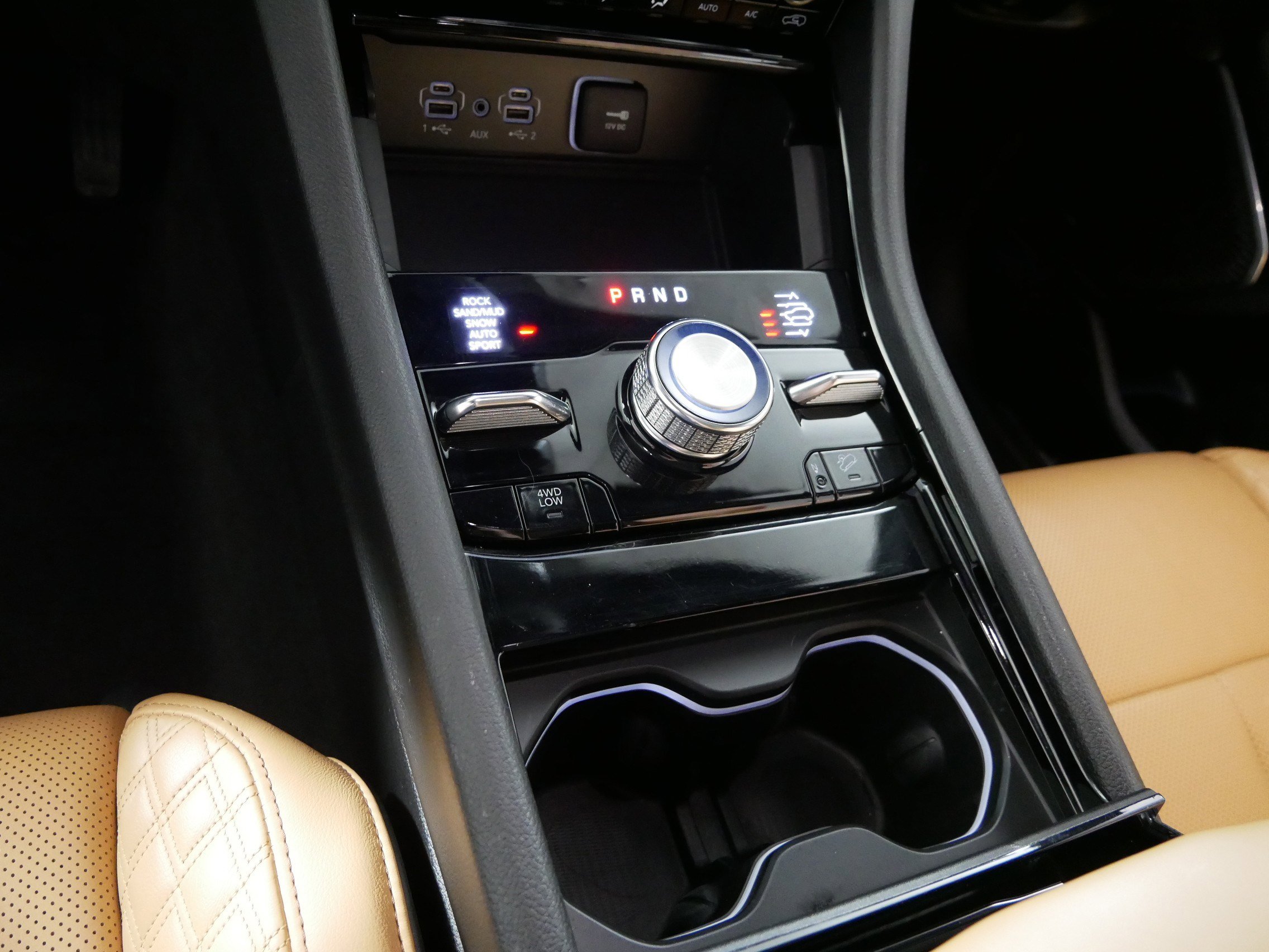 Used 2023 Jeep Grand Cherokee Summit w/ Luxury Tech Group V image 24