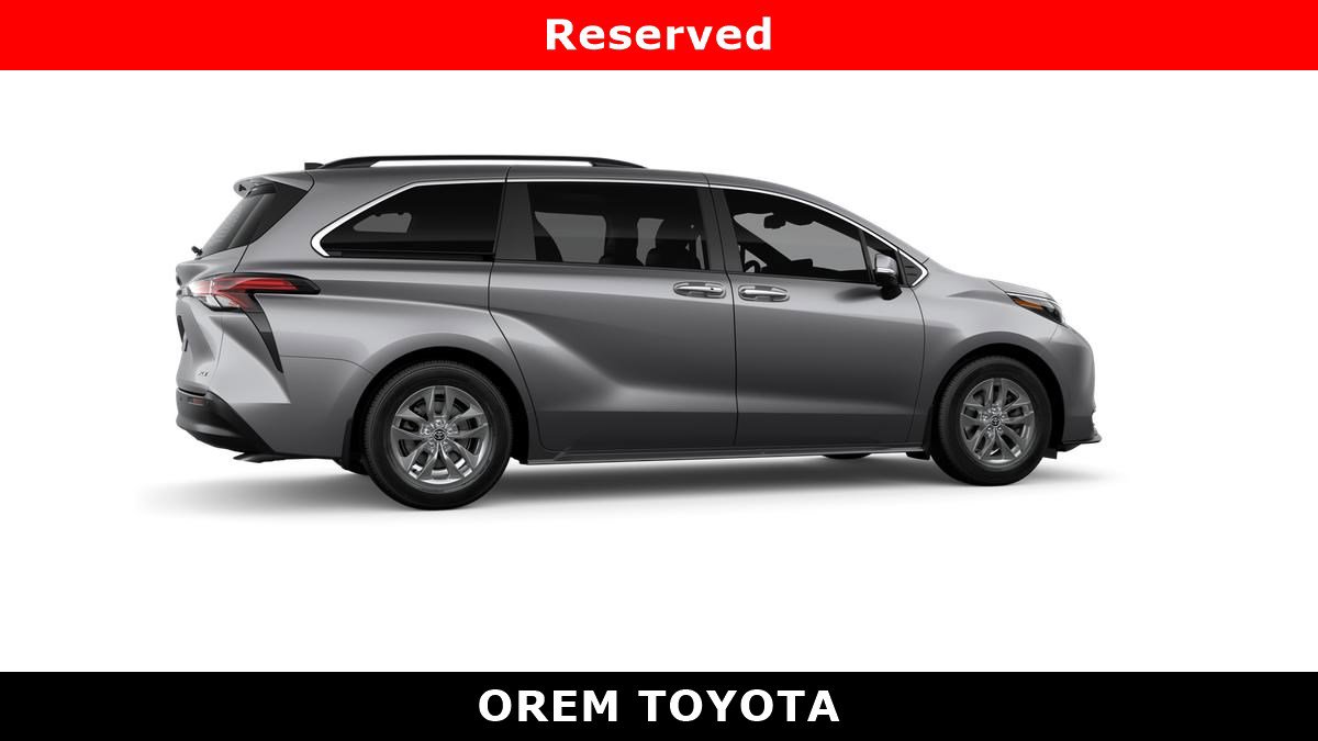 New 2026 Toyota Sienna XLE image 4