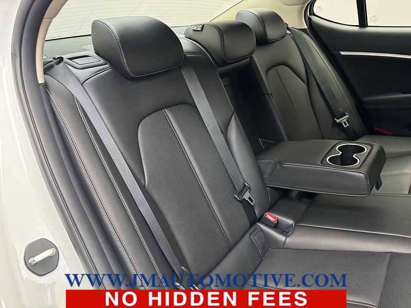 Used 2023 Genesis G70 2.0T image 18