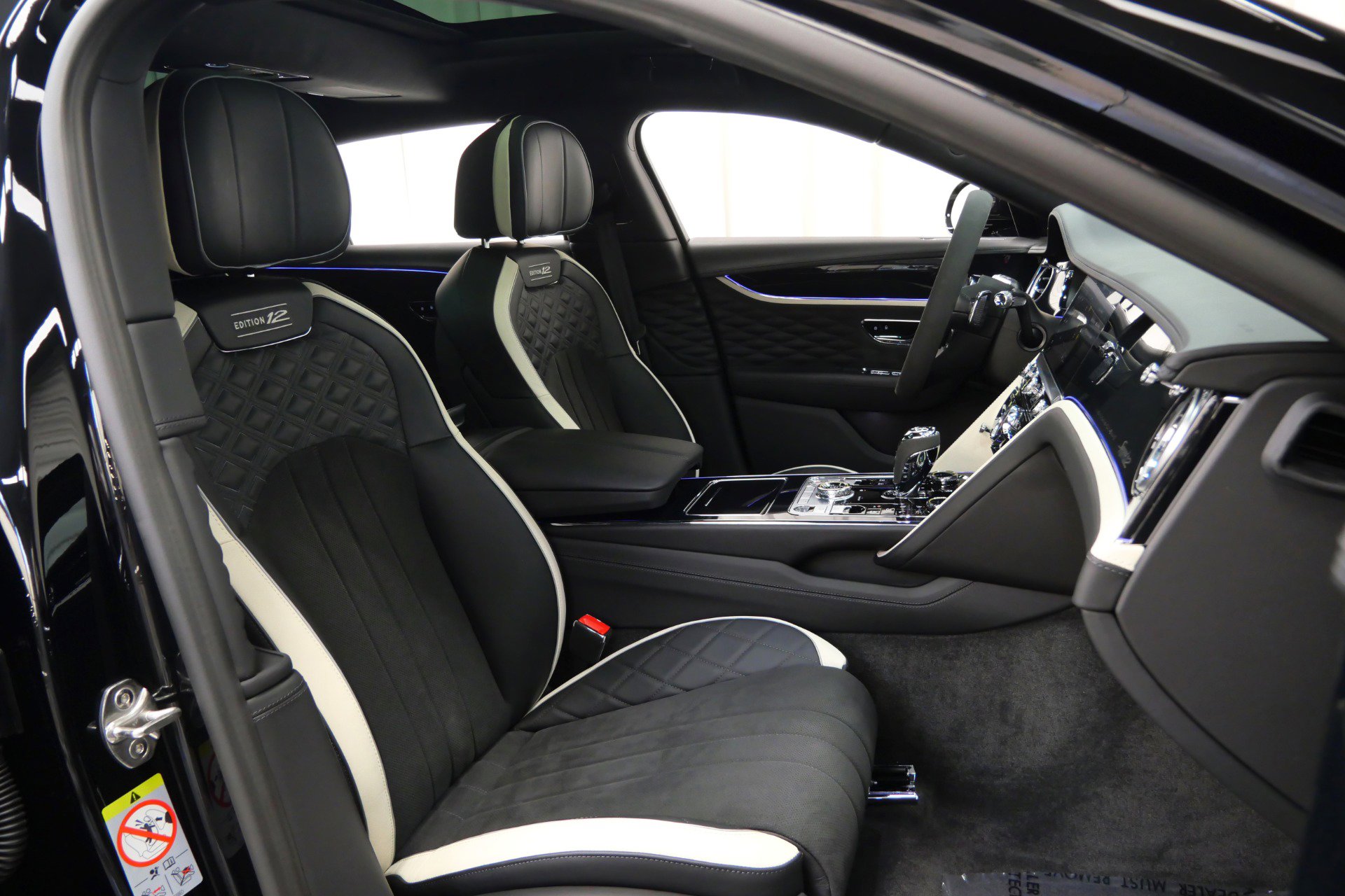 Used 2024 Bentley Flying Spur W12 image 26