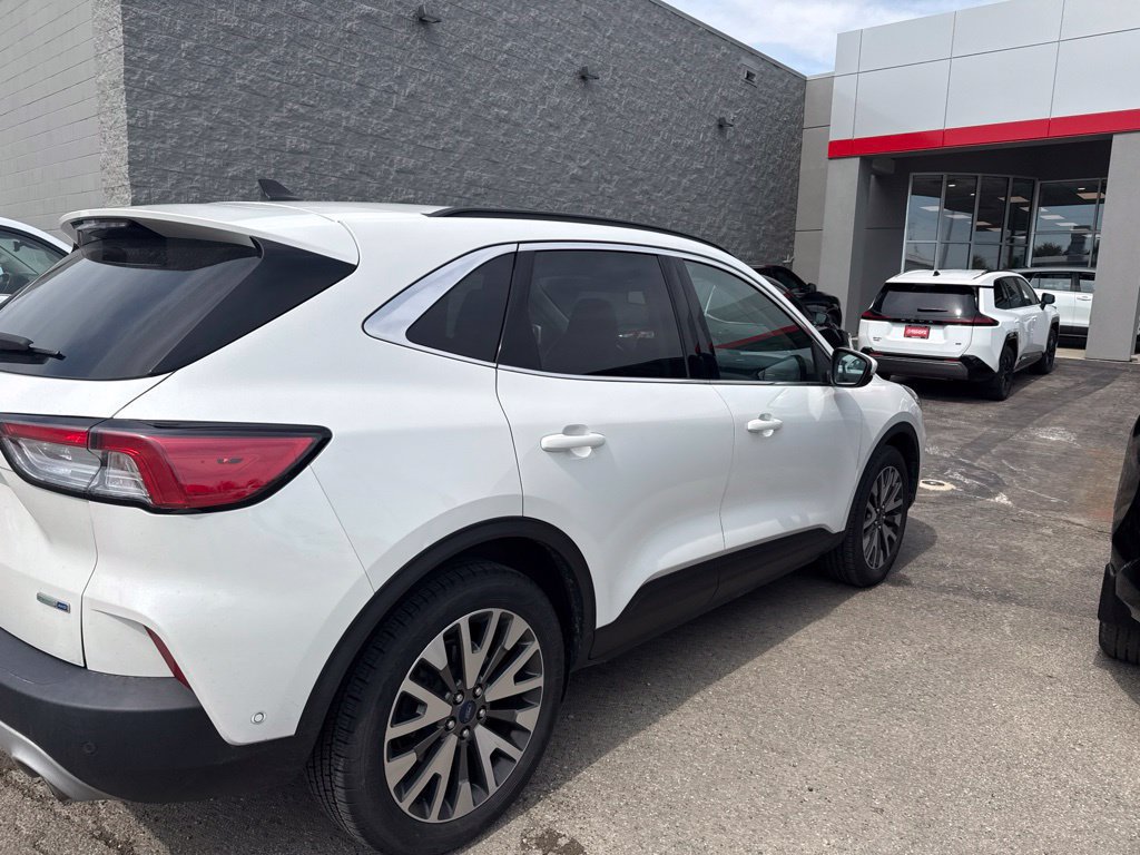 Used 2020 Ford Escape Titanium AWD/4WD image 3