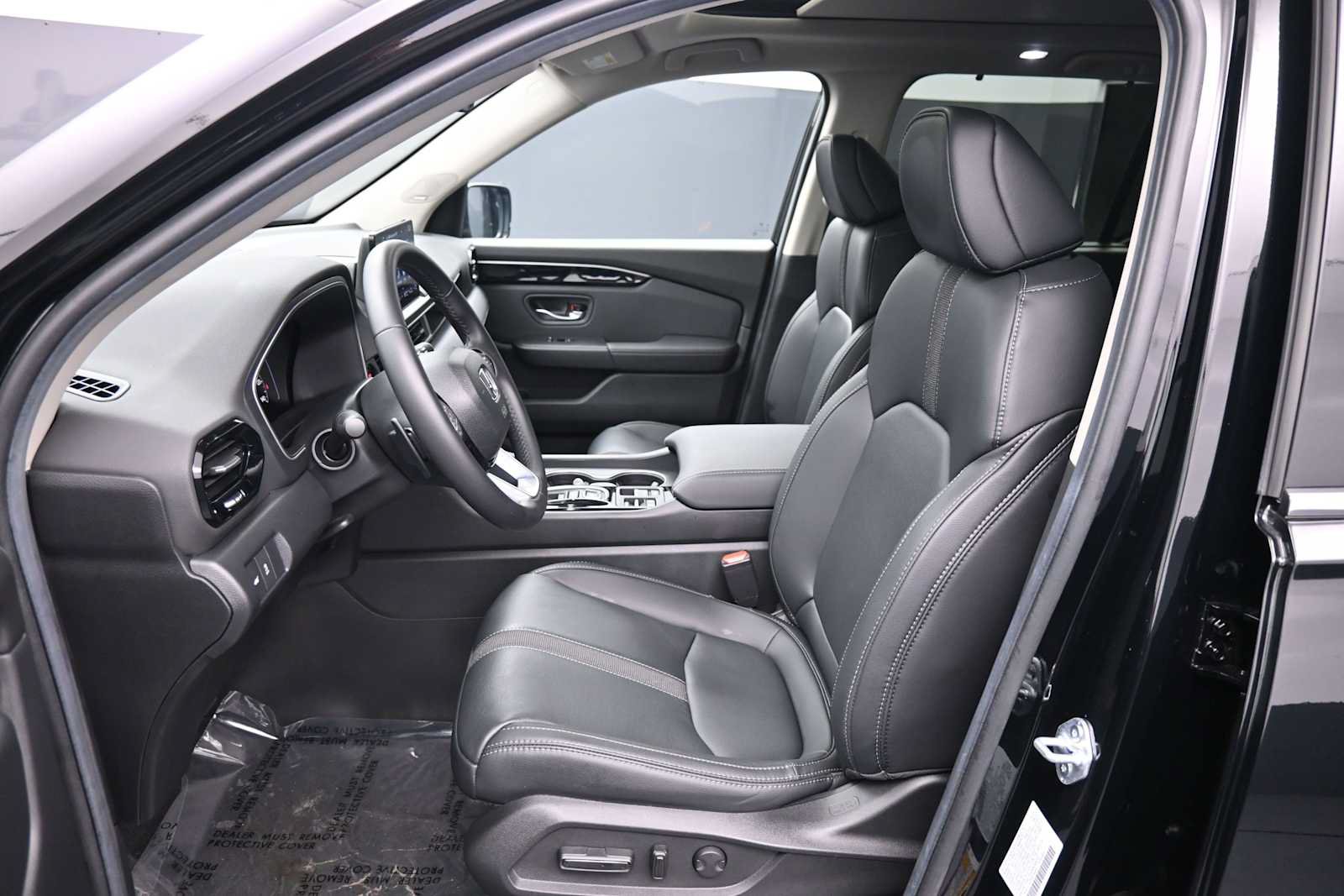 Certified 2025 Honda Pilot Touring image 20