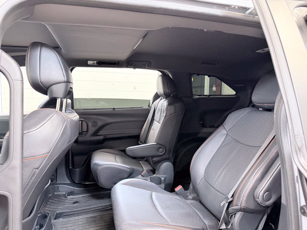 Used 2024 Toyota Sienna XSE w/ XSE Premium Package AWD/4WD image 17