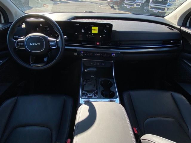 Used 2025 Kia Carnival SX w/ SX Dark Edition Package image 25