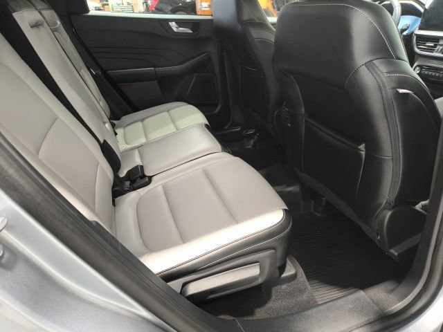 Used 2023 Ford Escape Platinum AWD/4WD image 20