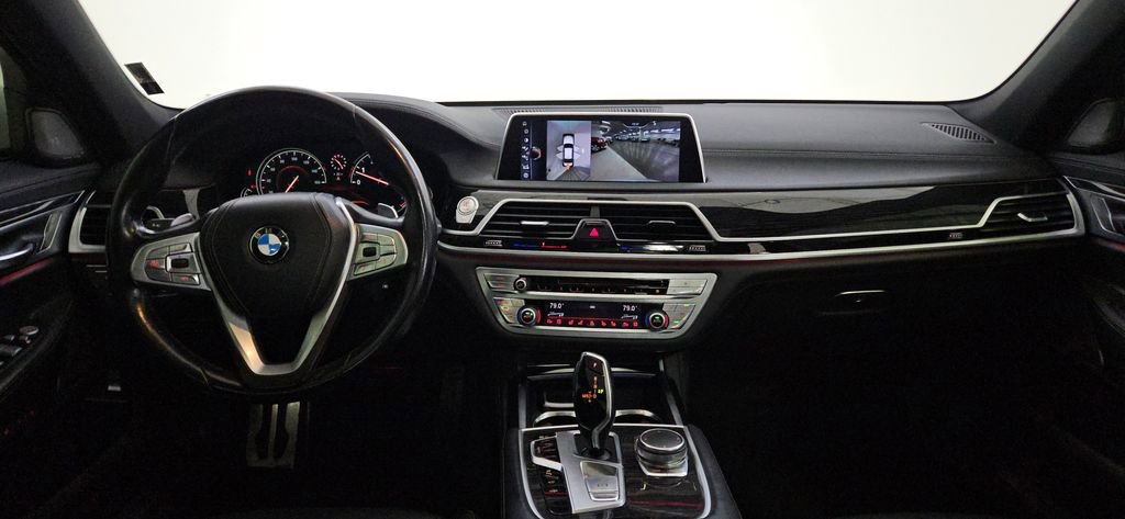 Used 2017 BMW 750i xDrive image 19