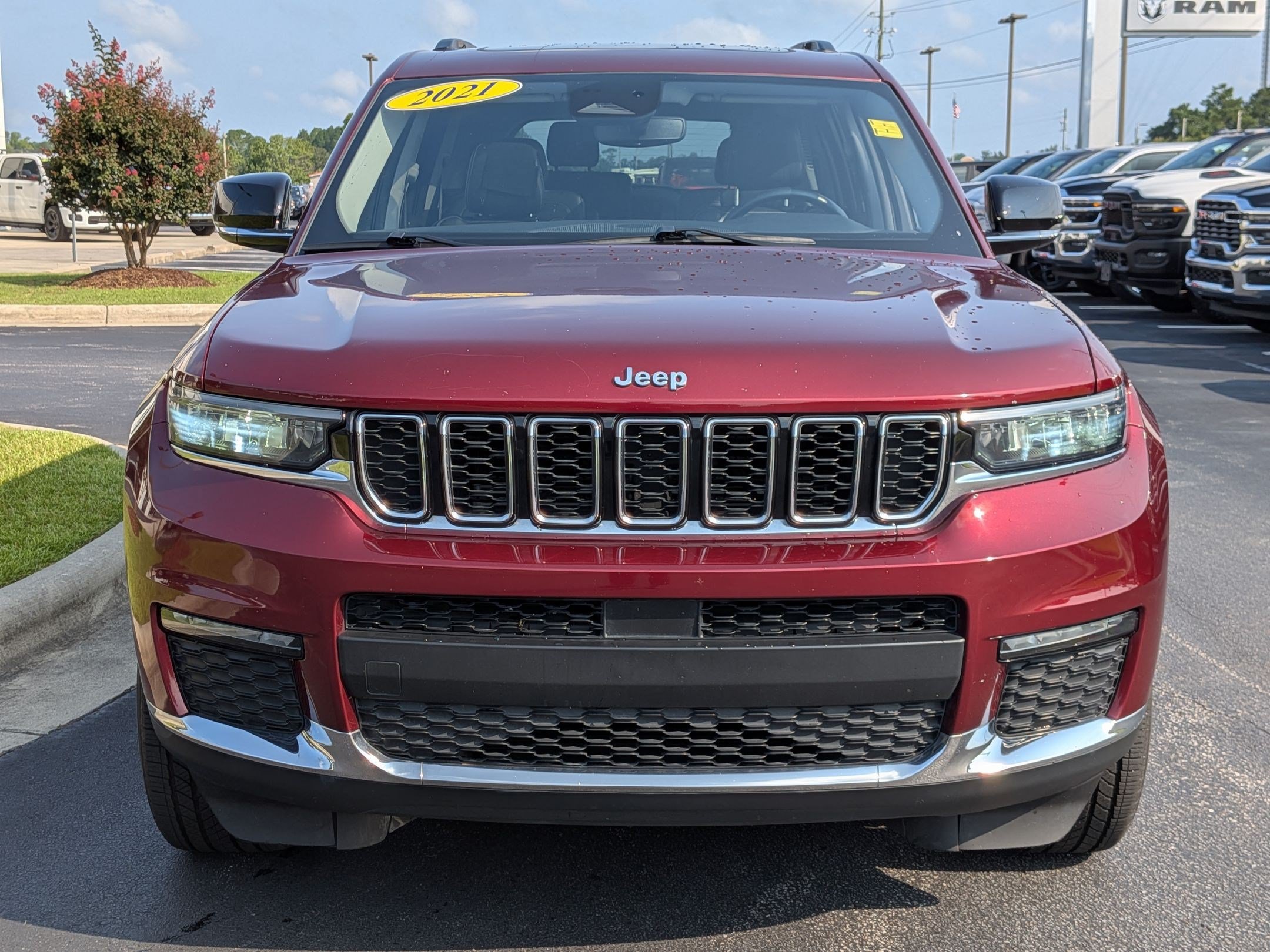 Used 2021 Jeep Grand Cherokee L Limited AWD/4WD image 2