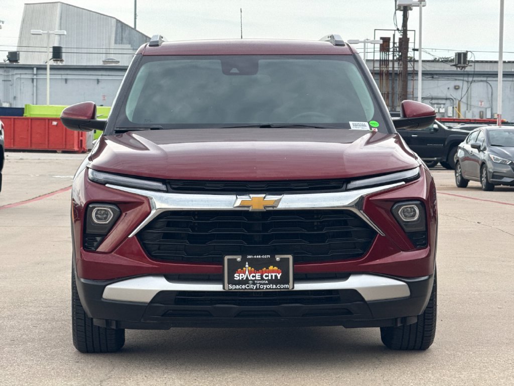 Used 2025 Chevrolet TrailBlazer LT w/ LT Cold Weather Package FWD image 9