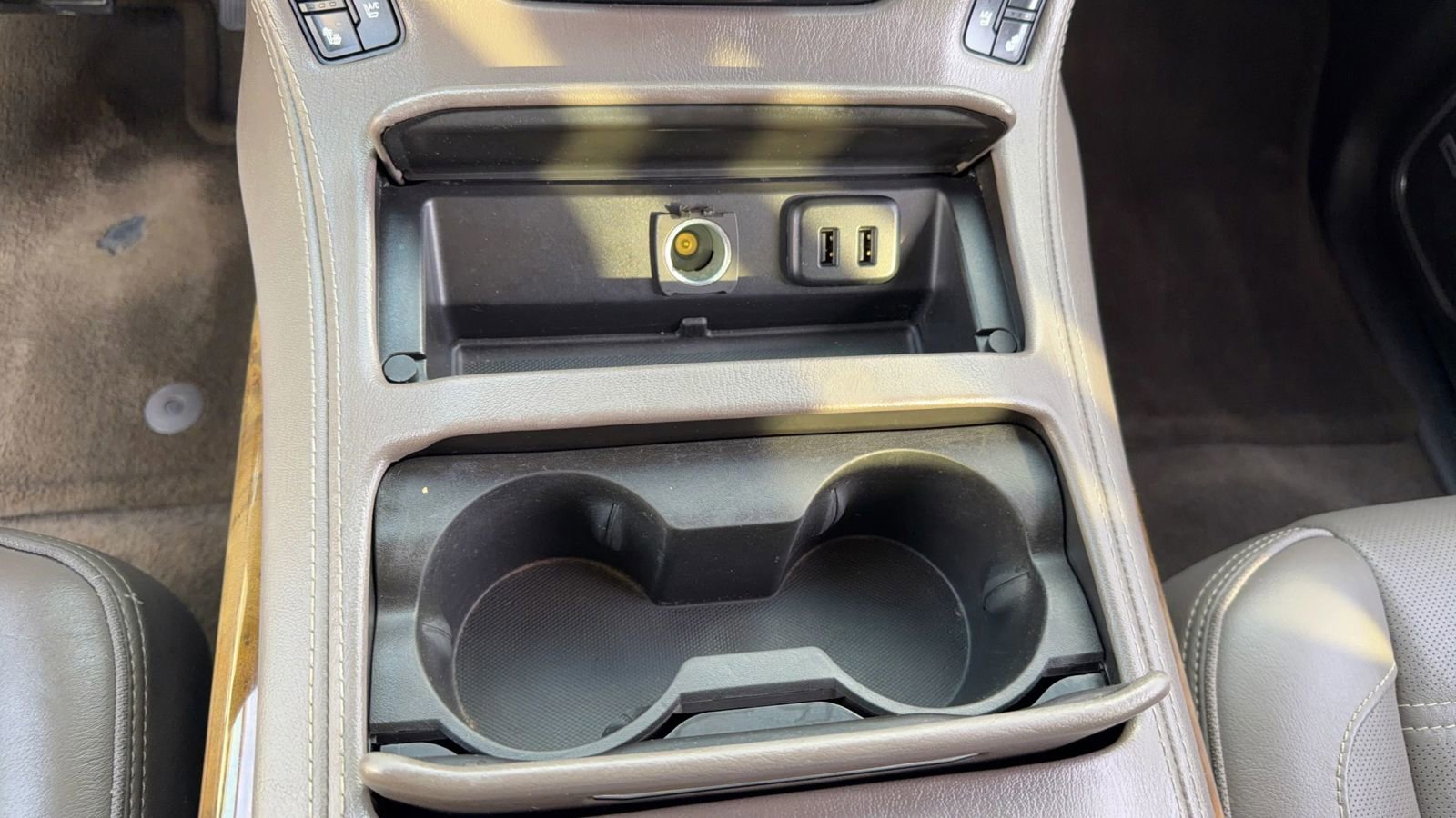 Used 2016 GMC Yukon XL Denali image 29