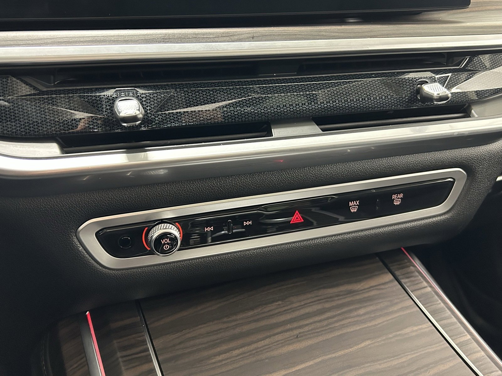 Used 2024 BMW X7 xDrive40i image 19