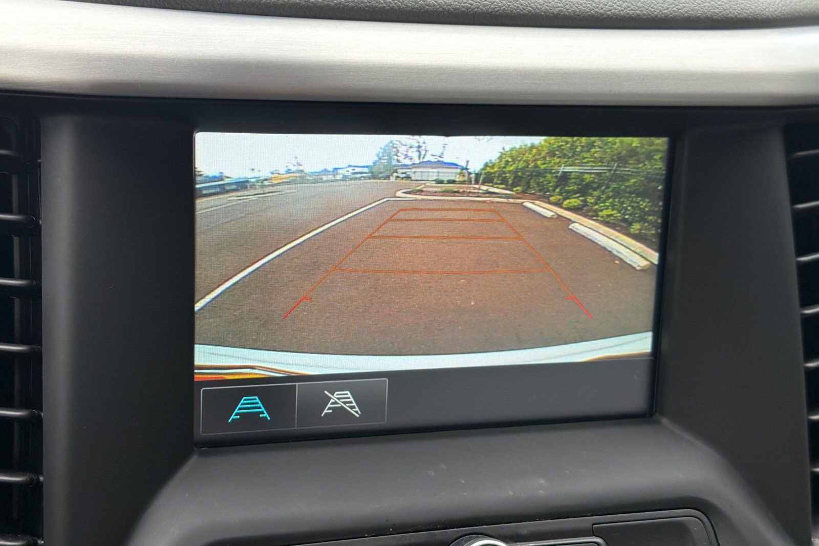 Used 2019 GMC Acadia SLE FWD image 17