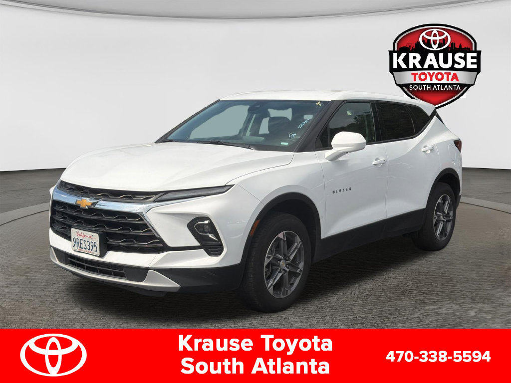 Used 2025 Chevrolet Blazer LT FWD image 3