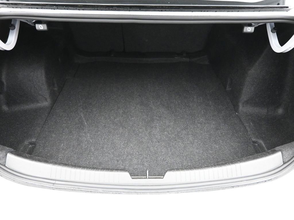 Used 2024 Chevrolet Malibu LT image 9