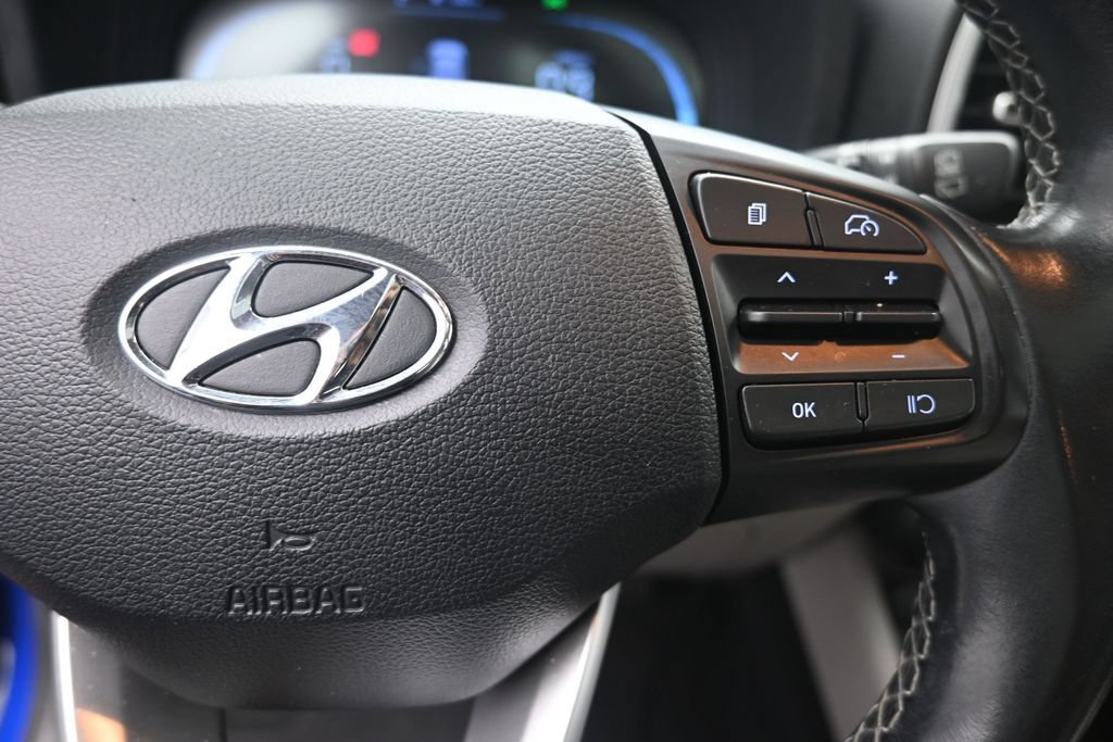 Used 2024 Hyundai Venue SEL FWD image 14