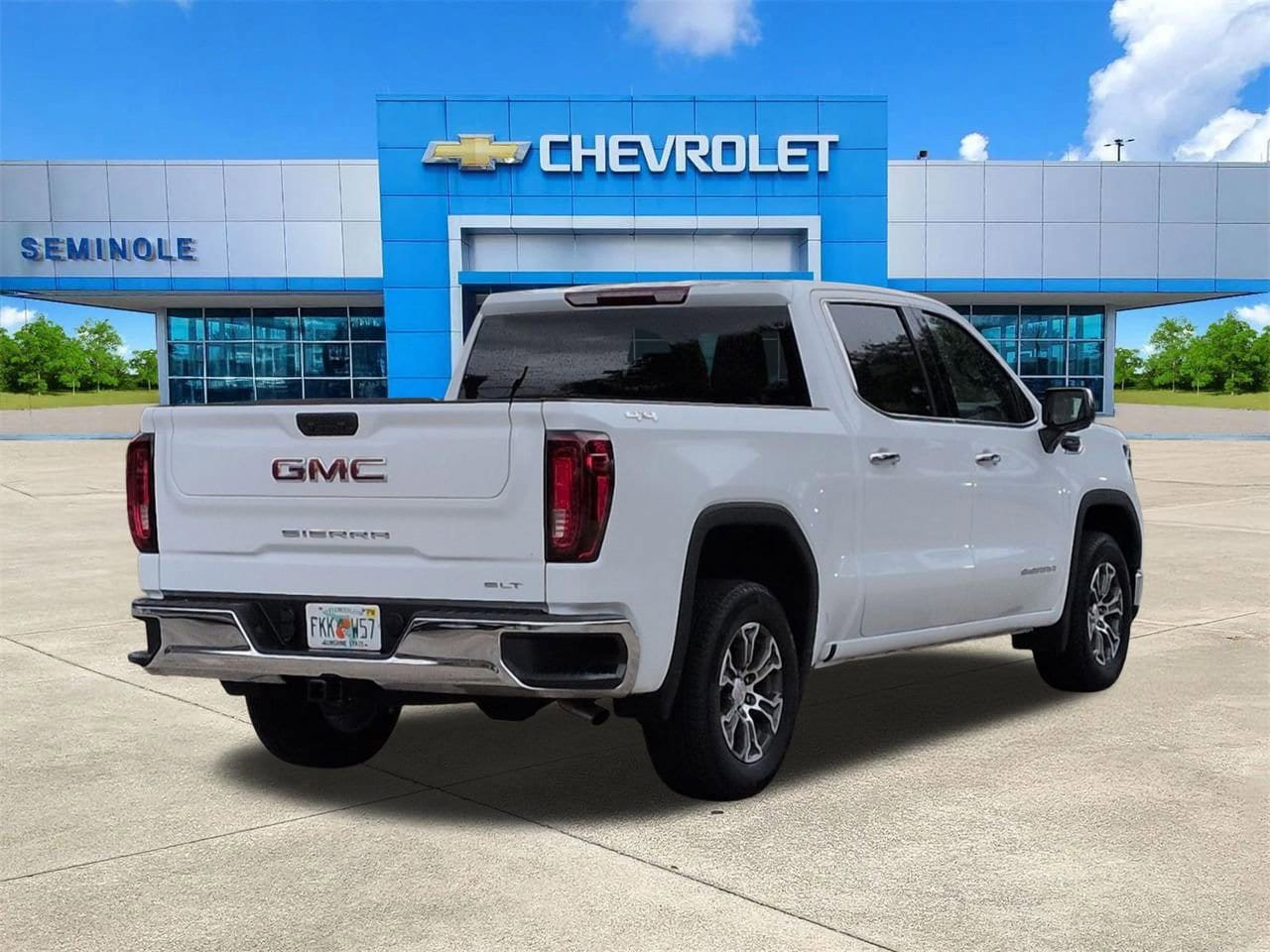 Certified 2026 GMC Sierra 1500 SLT image 4