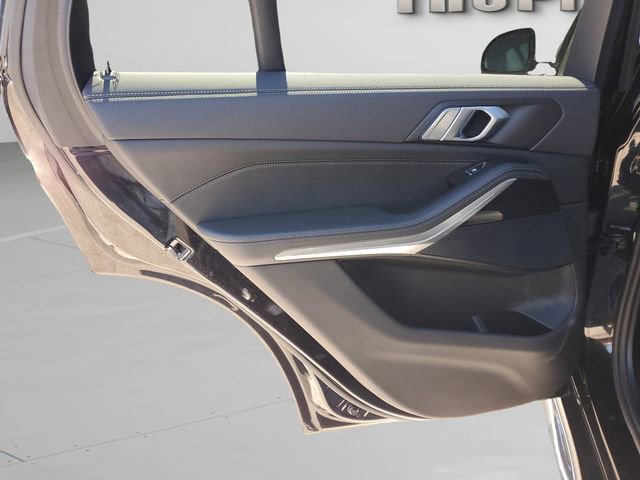 Used 2026 BMW X5 sDrive40i w/ M Sport Package image 12