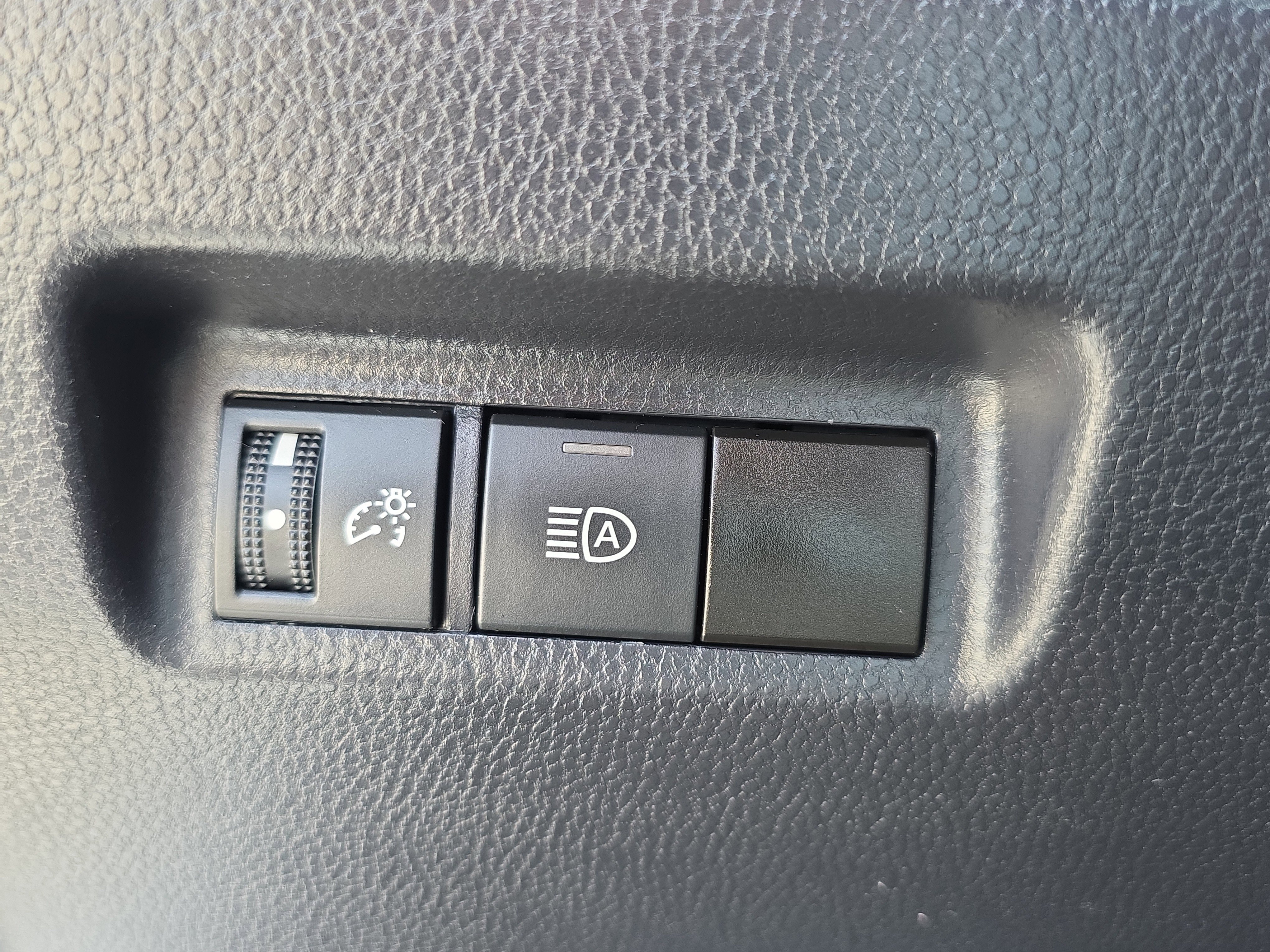 Used 2024 Toyota RAV4 XLE image 28