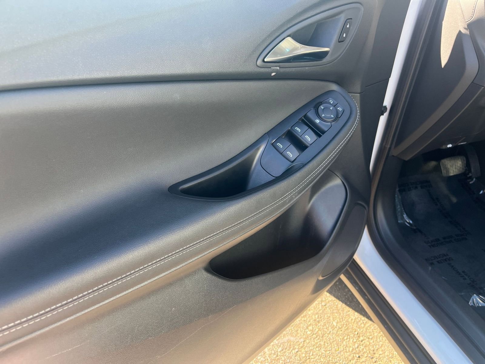 Used 2025 Buick Encore GX Preferred image 18