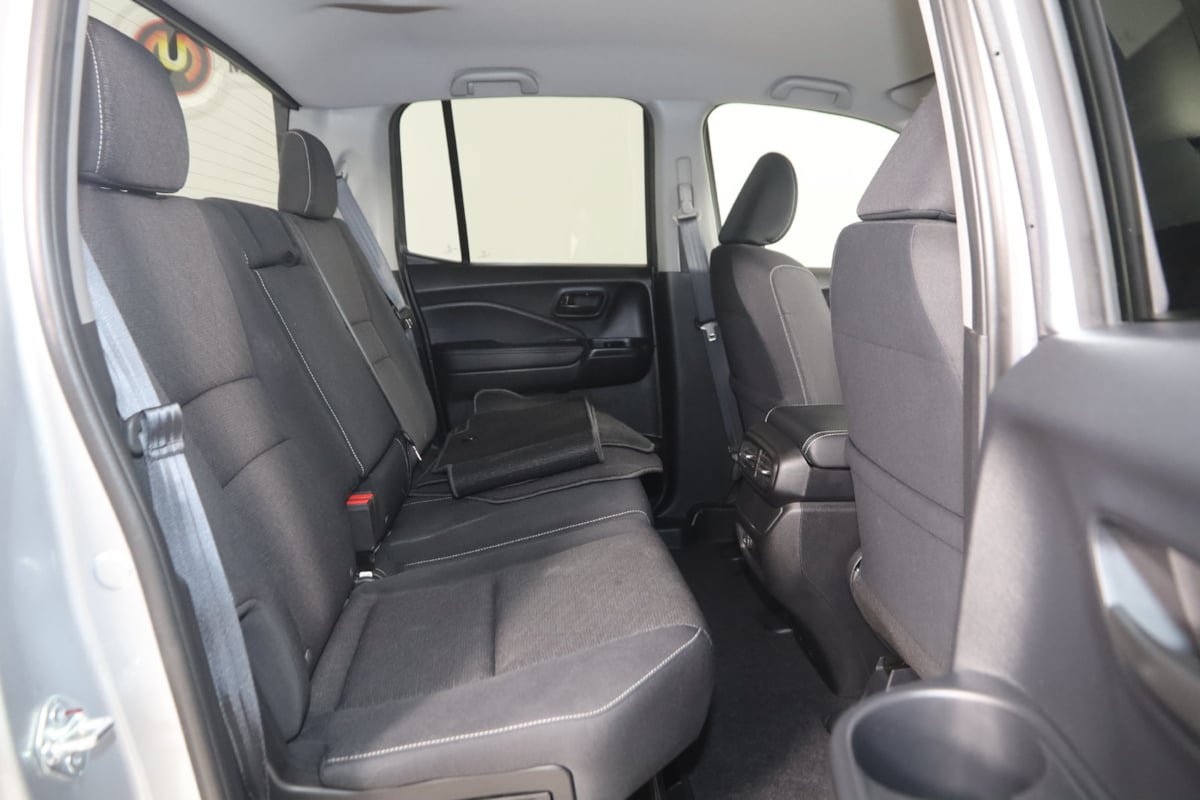 Used 2025 Honda Ridgeline Sport image 12