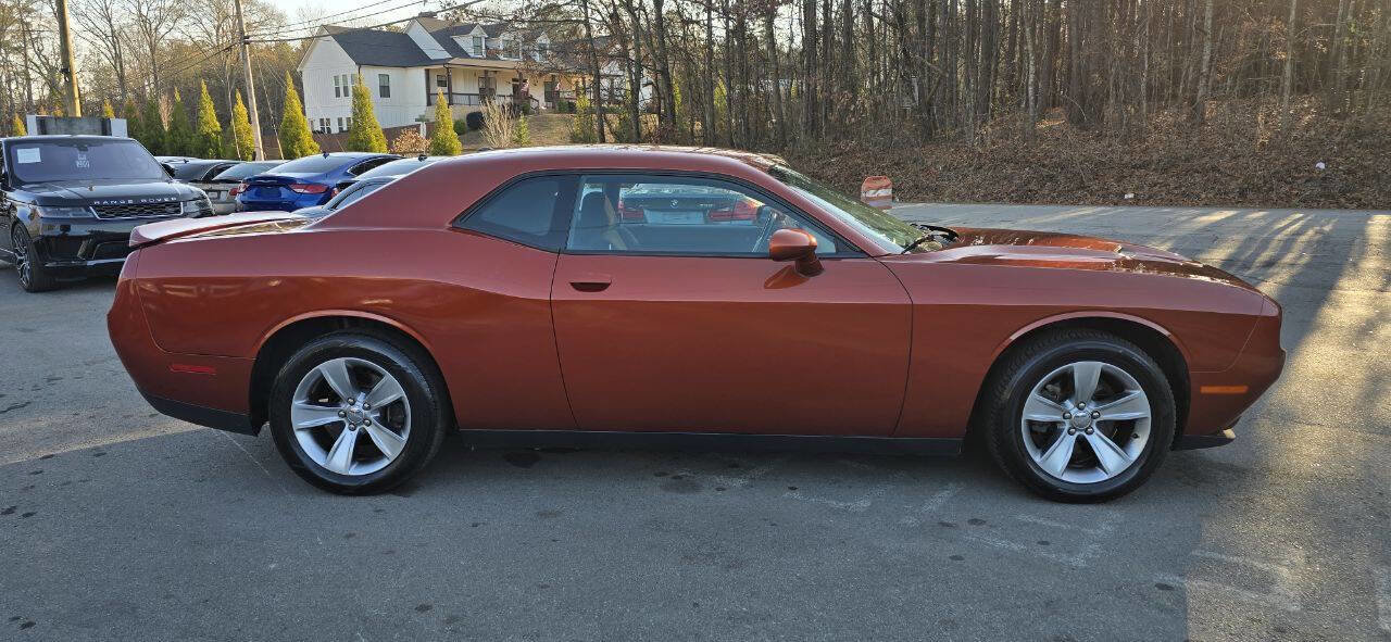 Used 2021 Dodge Challenger SXT image 4