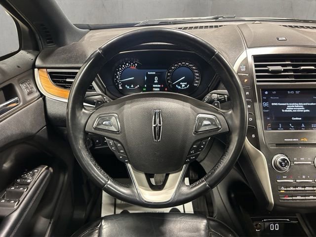 Used 2019 Lincoln MKC Select w/ Vista Value Package AWD/4WD image 14