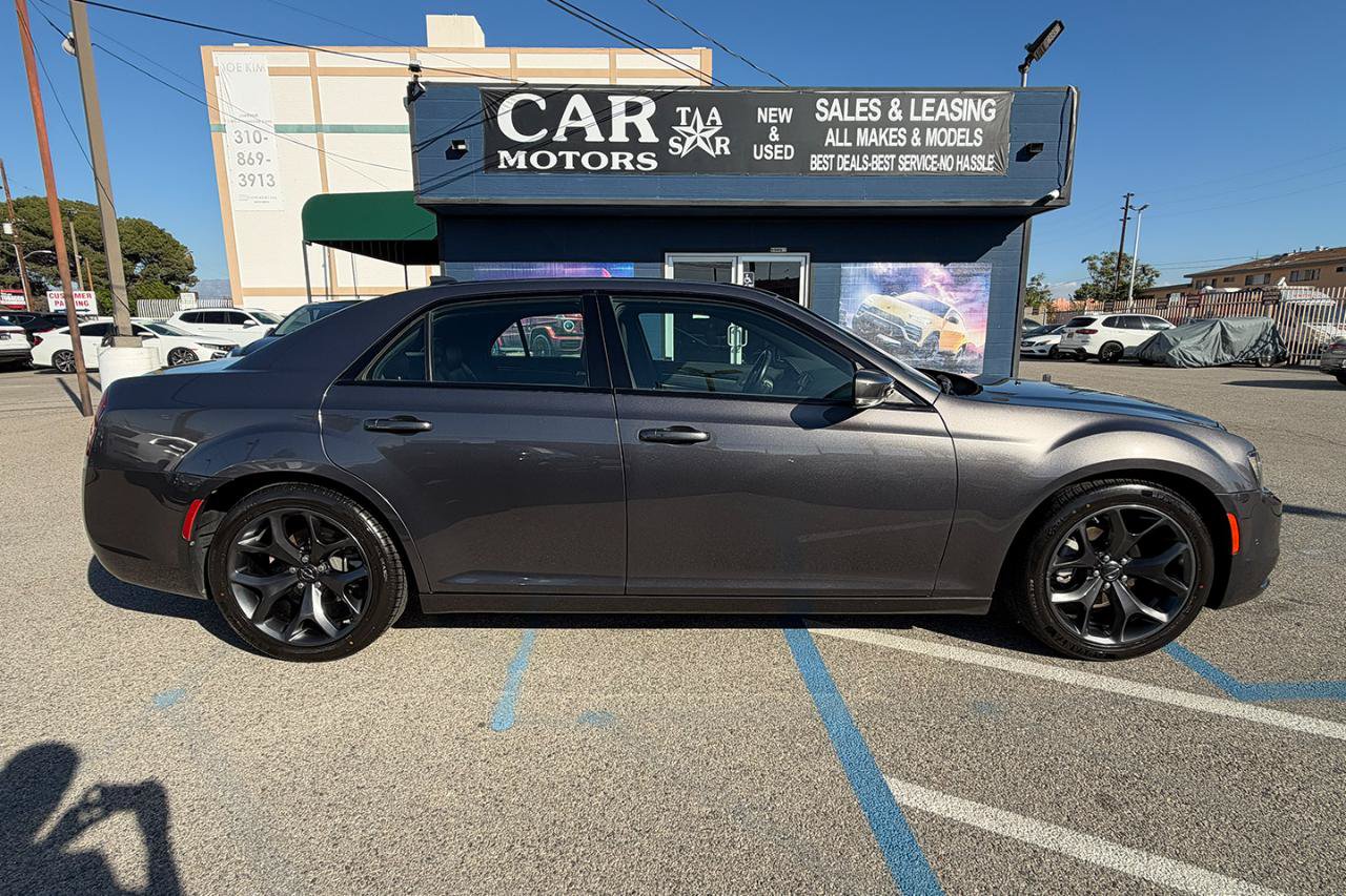 Used 2022 Chrysler 300 S RWD image 5